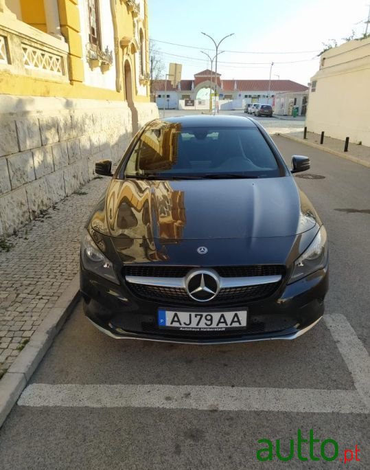 2018' Mercedes-Benz Cla-200 photo #3