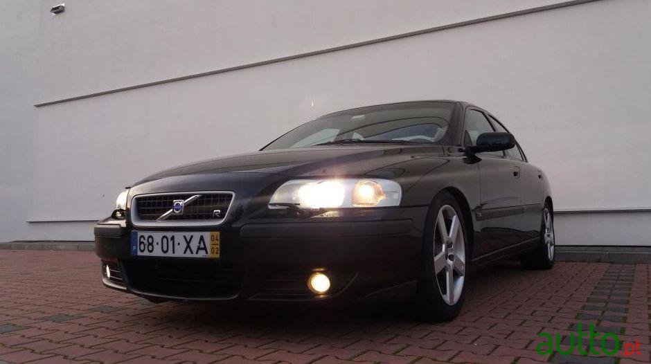 2004' Volvo S60 R photo #2