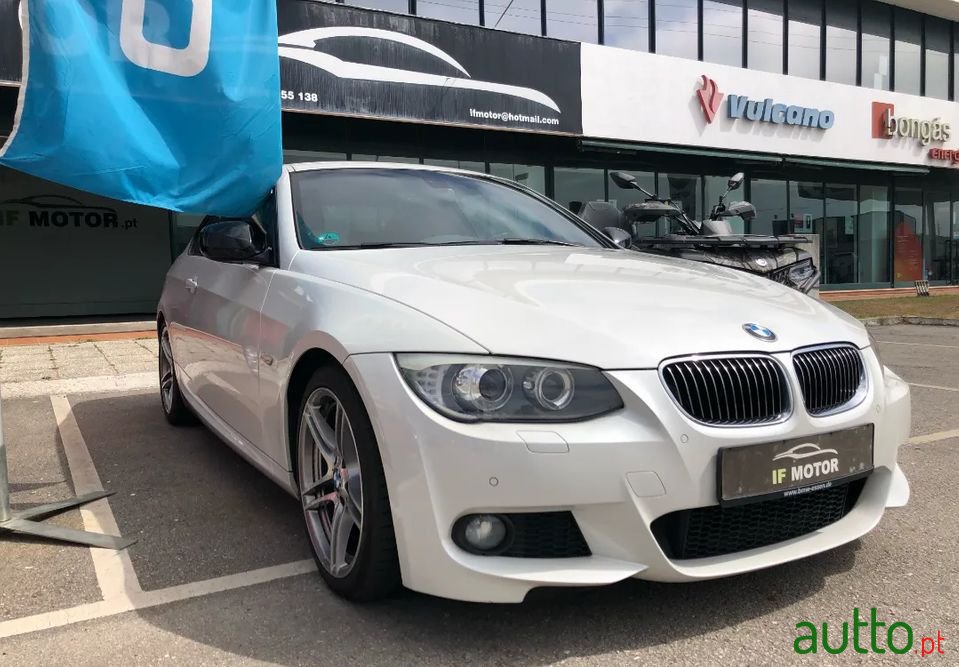 2012' BMW 320 photo #3