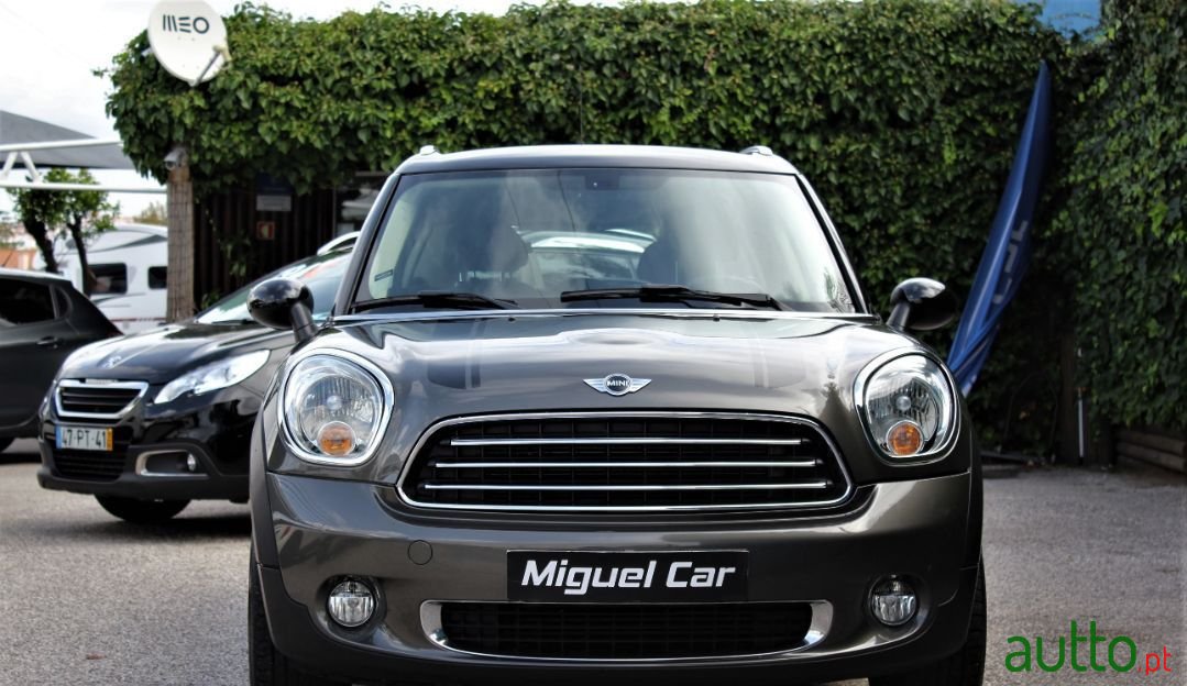 2011' MINI Countryman photo #2