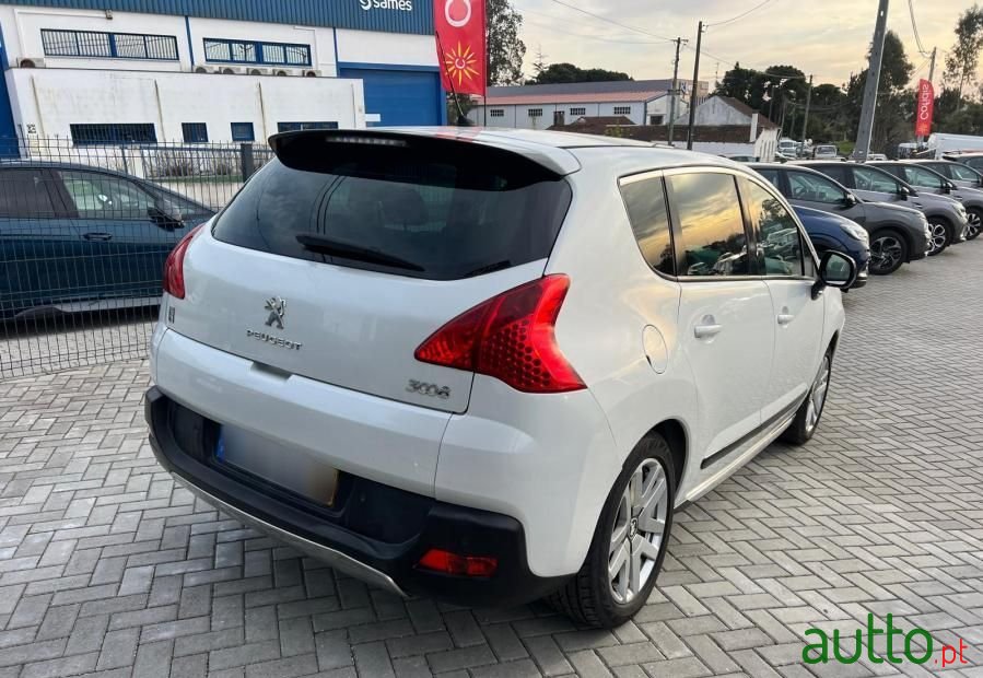 2012' Peugeot 3008 photo #2