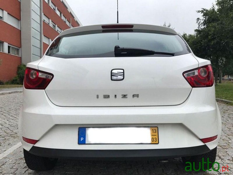 2013' SEAT Ibiza 1.6 Tdi Style photo #2