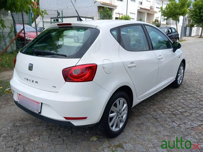 2014' SEAT Ibiza photo #6