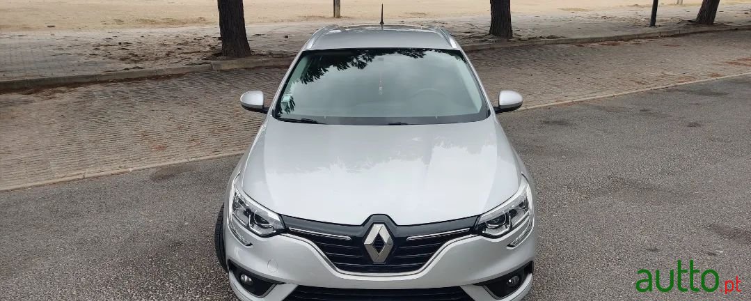 2016' Renault Megane Sport Tourer photo #2