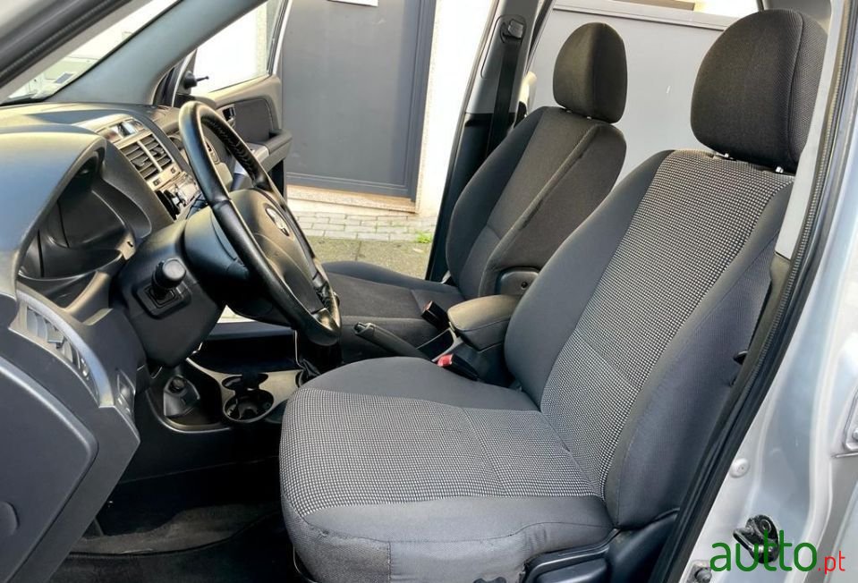 2005' Kia Sportage photo #5