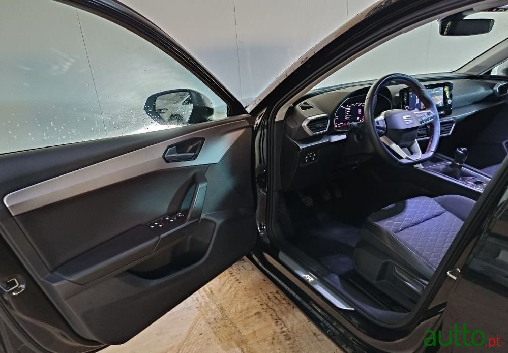 2023' SEAT Leon 1.0 Tsi Fr photo #6