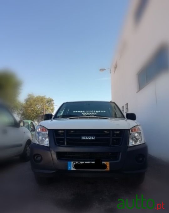 2011' Isuzu D-Max photo #3