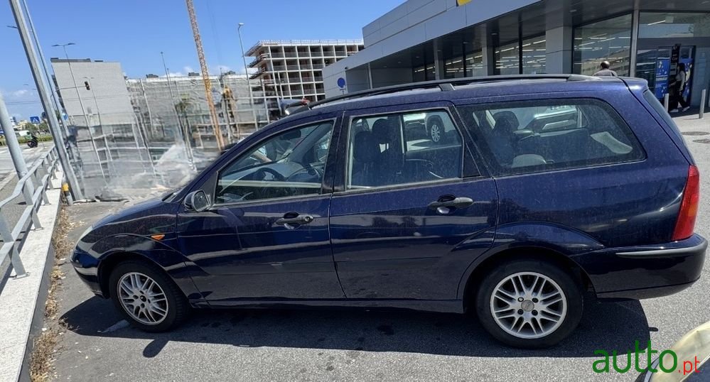 2002' Ford Focus Sw photo #4