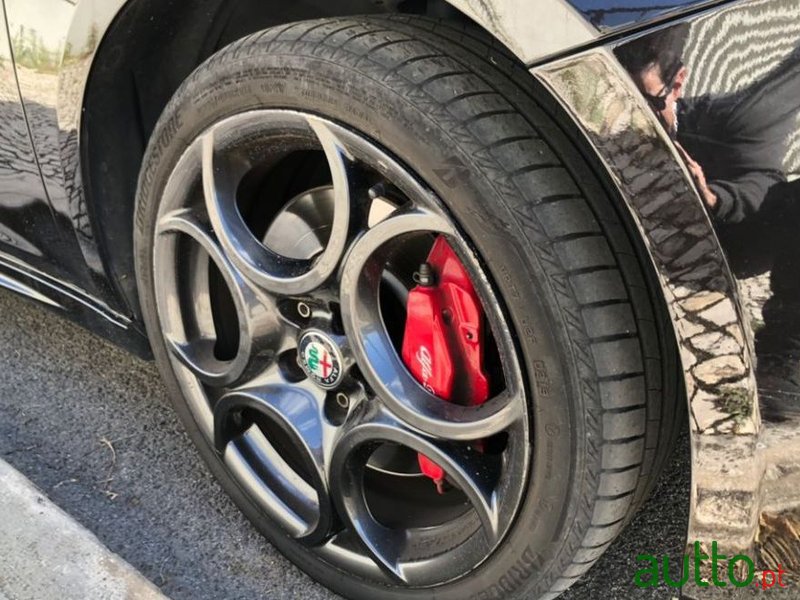 2017' Alfa Romeo Giulietta photo #1