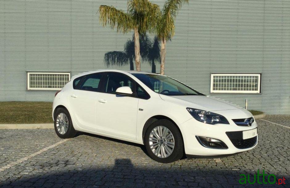 2014' Opel Astra 1.6 Cdti Cosmo S/S photo #1
