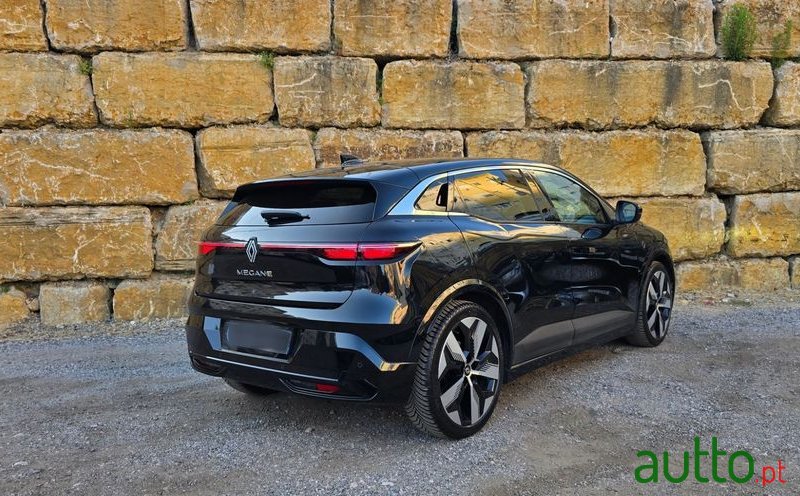 2022' Renault Megane E-Tech photo #2