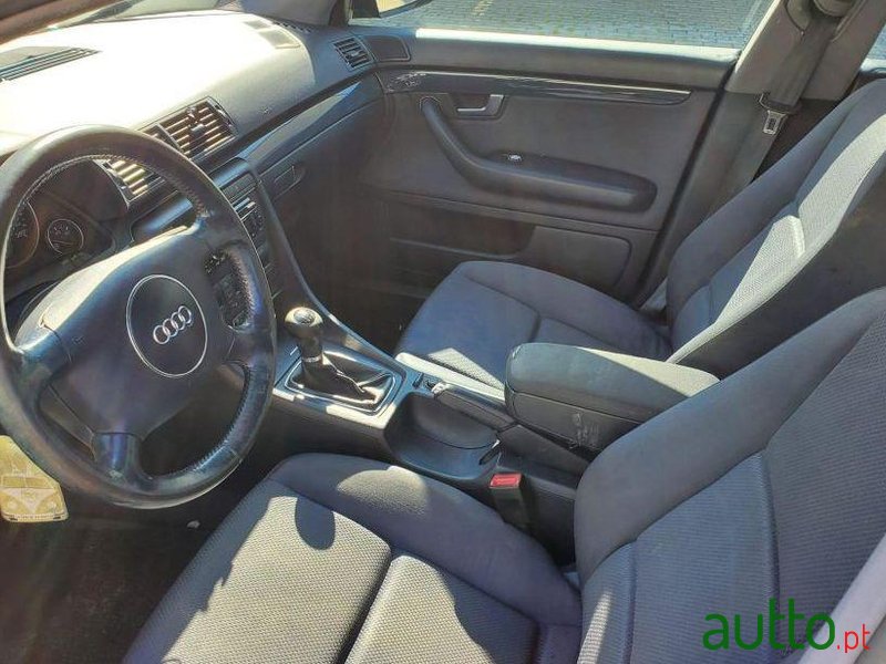 2002' Audi A4 Avant photo #1