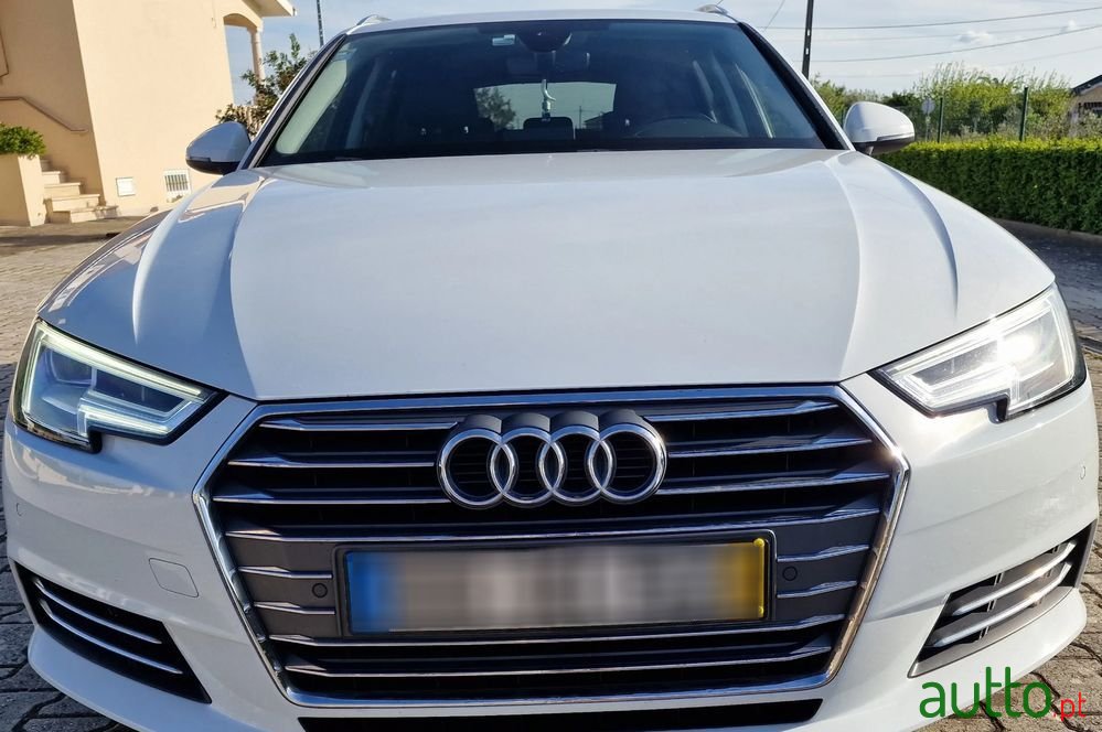 2016' Audi A4 Avant photo #6