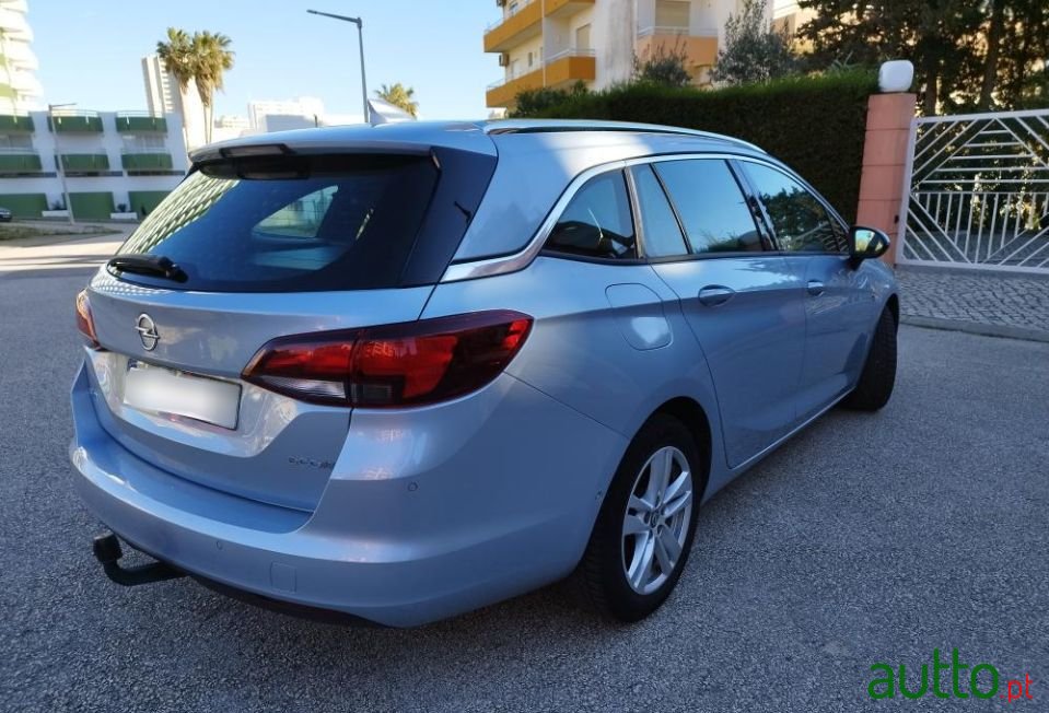 2017' Opel Astra Sports Tourer photo #6