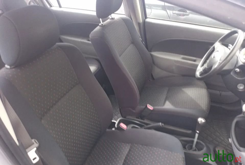 2010' Daihatsu Sirion photo #4