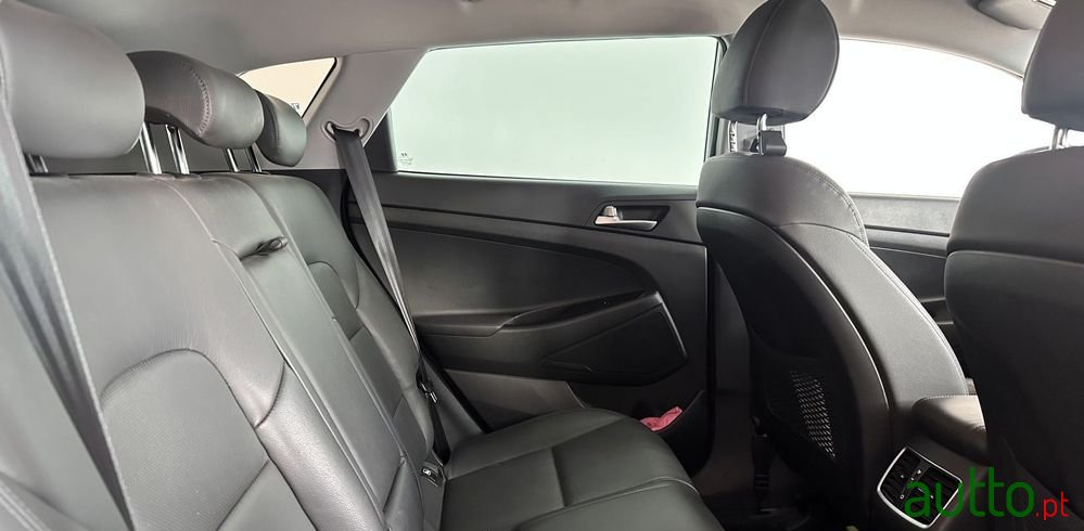 2020' Hyundai Tucson photo #6