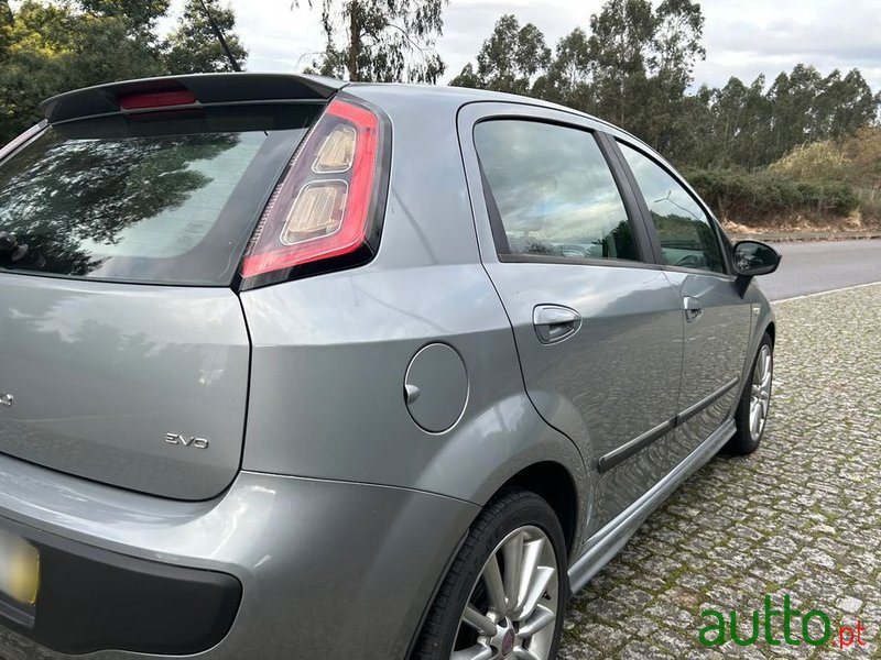 2009' Fiat Punto Evo 1.3 M-Jet Sport photo #4