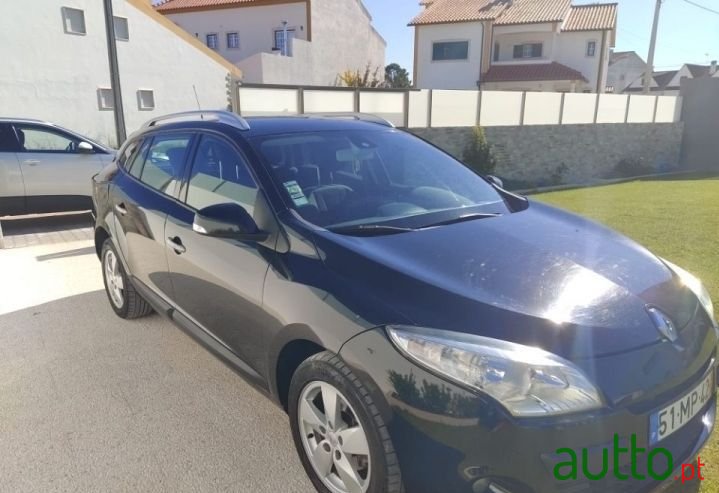 2012' Renault Megane photo #1