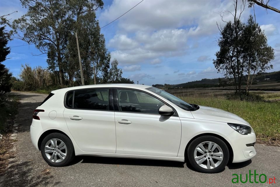 2015' Peugeot 308 photo #4