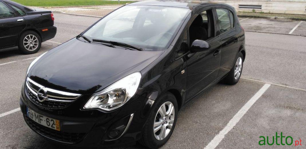 2011' Opel Corsa photo #3