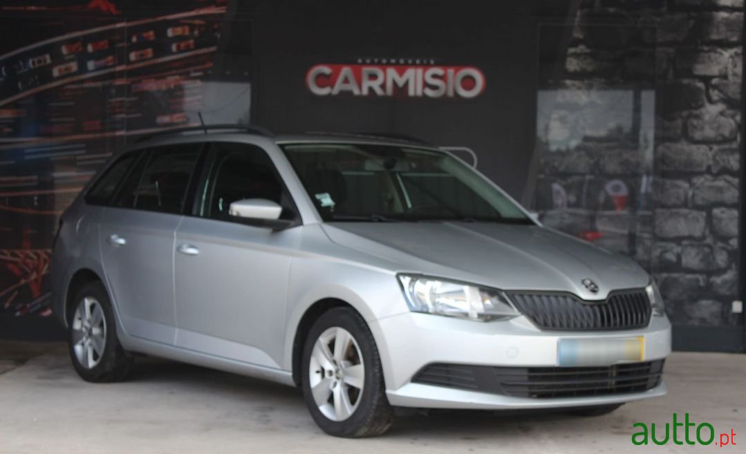 2017' Skoda Fabia Break photo #1