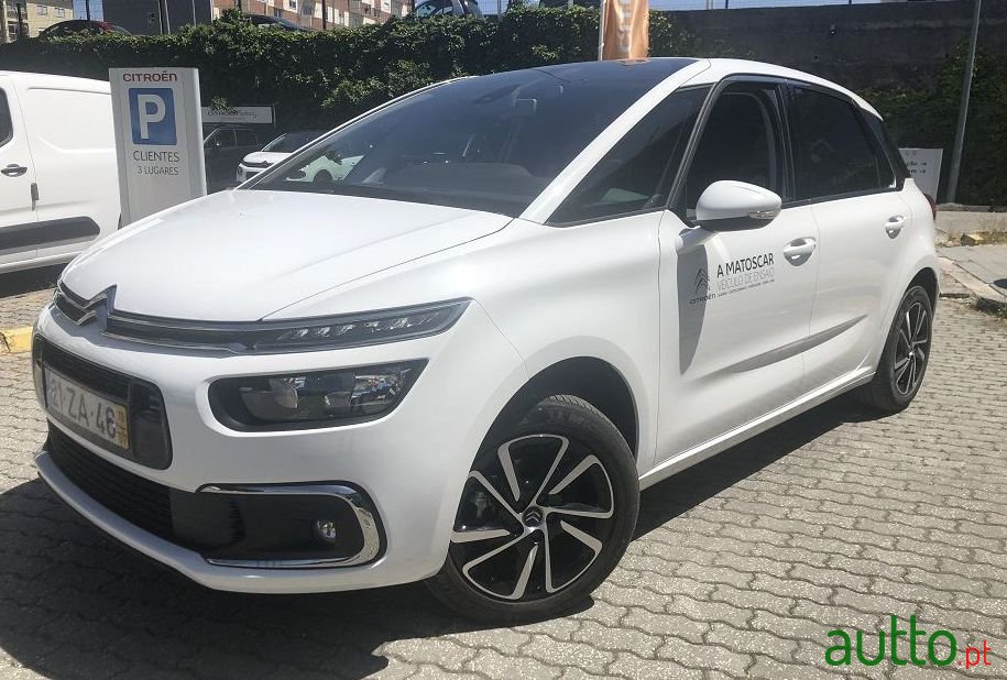 2019' Citroen C4 Spacetourer photo #2