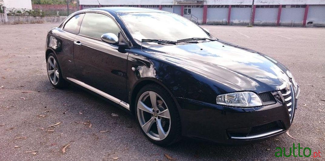 2008' Alfa Romeo GT photo #2