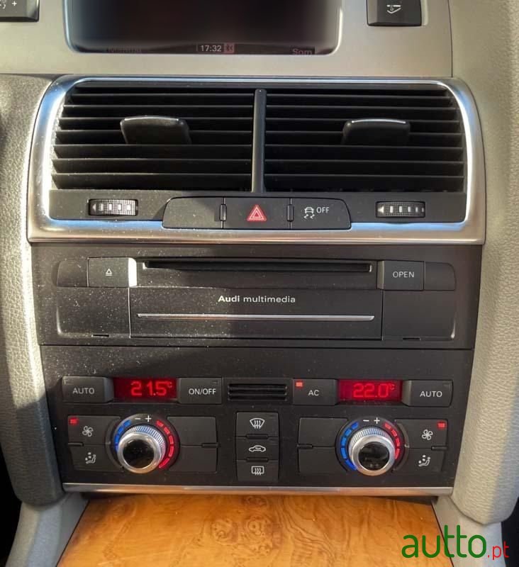 2011' Audi Q7 photo #4