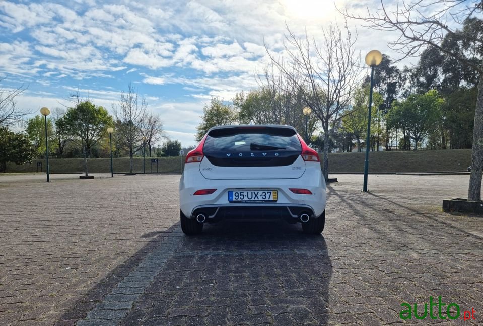 2018' Volvo V40 photo #5