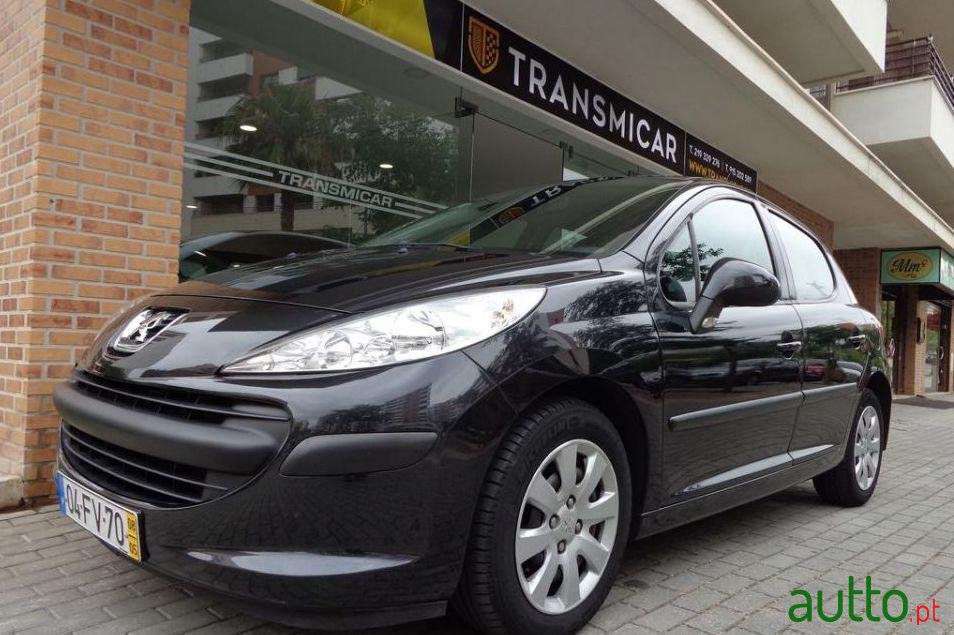 2008' Peugeot 207 1.4 Hdi Premium photo #2