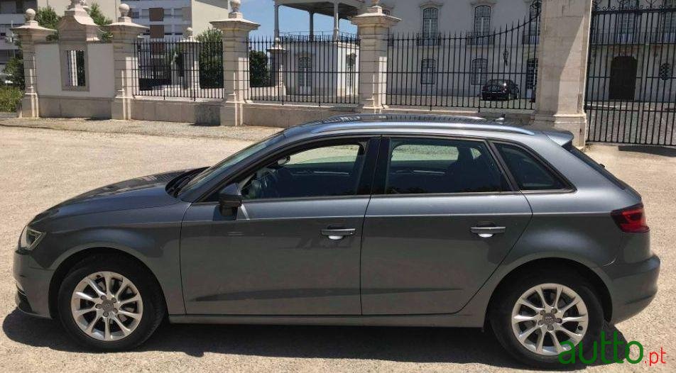 2015' Audi A3 Sportback photo #1