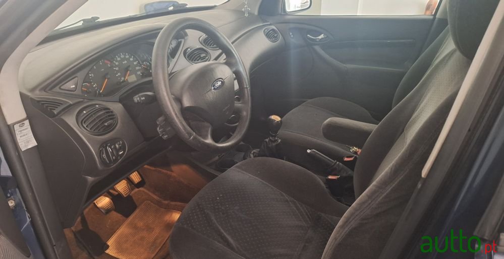 2002' Ford Focus 1.8 Tdci Ghia photo #4
