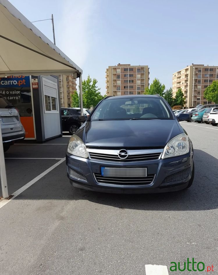 2007' Opel Astra Caravan photo #1