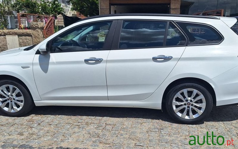 2018' Fiat Tipo Station Wagon photo #4