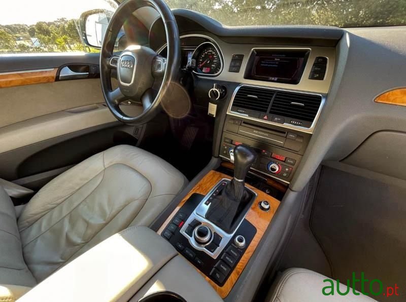 2011' Audi Q7 photo #6