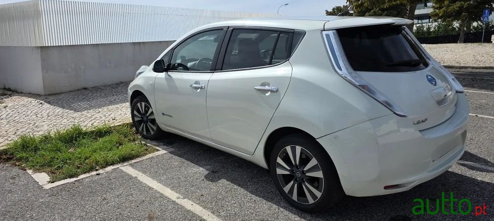 2015' Nissan Leaf Tekna photo #4
