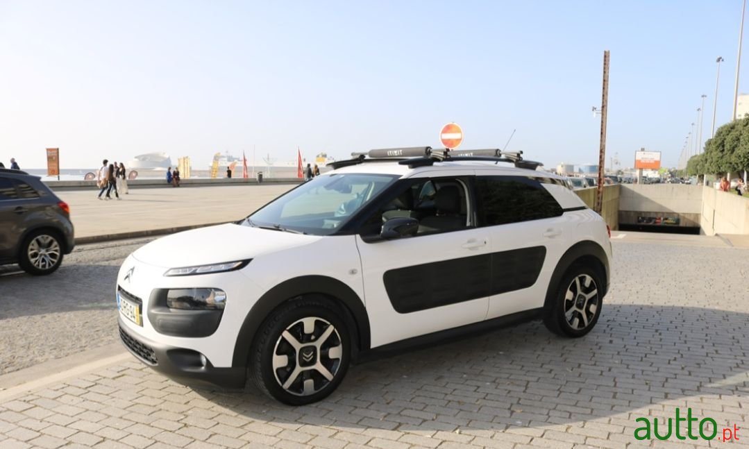 2016' Citroen C4 Cactus photo #4