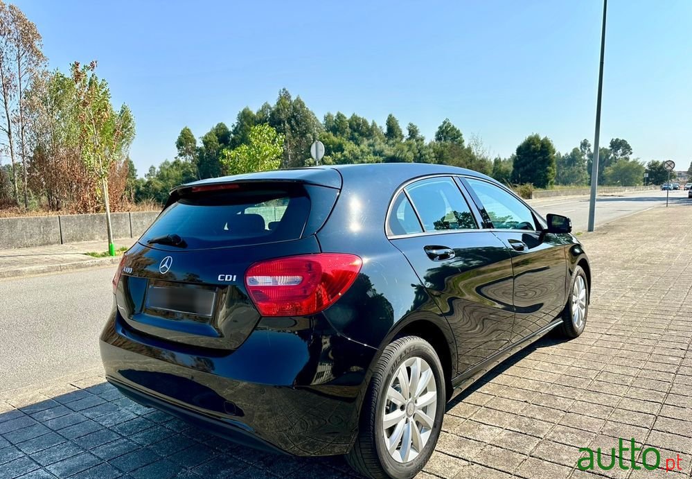 2013' Mercedes-Benz Classe A photo #6