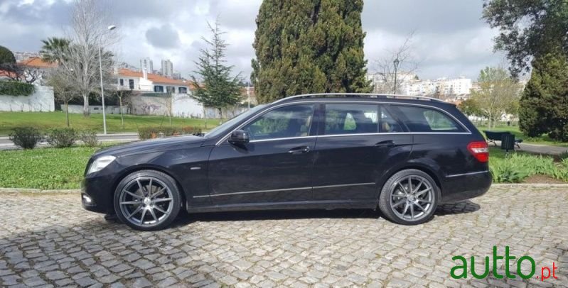 2010' Mercedes-Benz E-350 photo #3