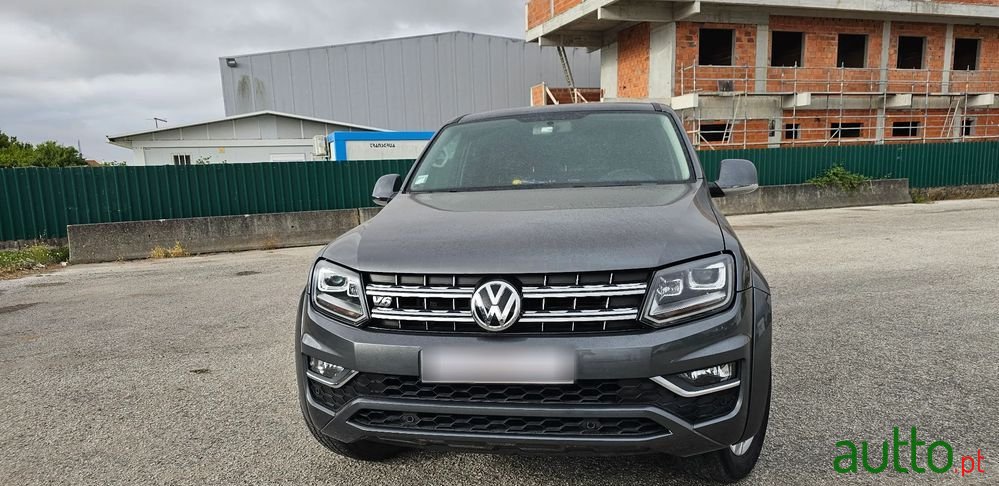2019' Volkswagen Amarok photo #2