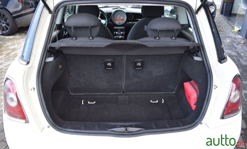 2009' MINI One D photo #5