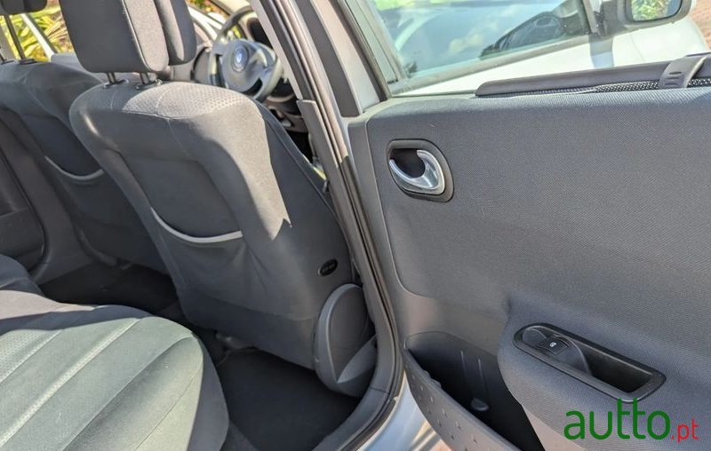 2003' Renault Megane Break photo #5