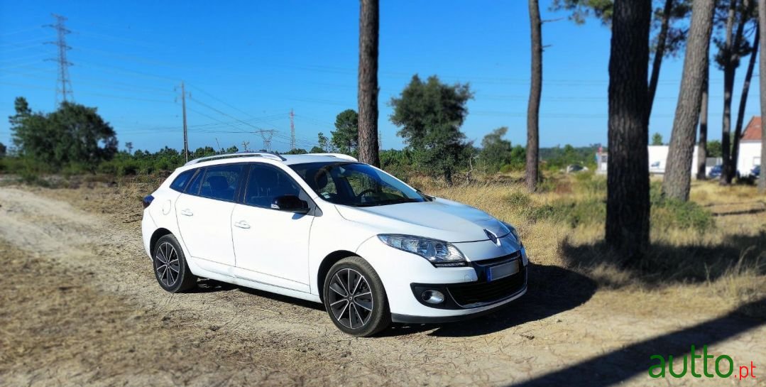 2012' Renault Megane Sport Tourer photo #5