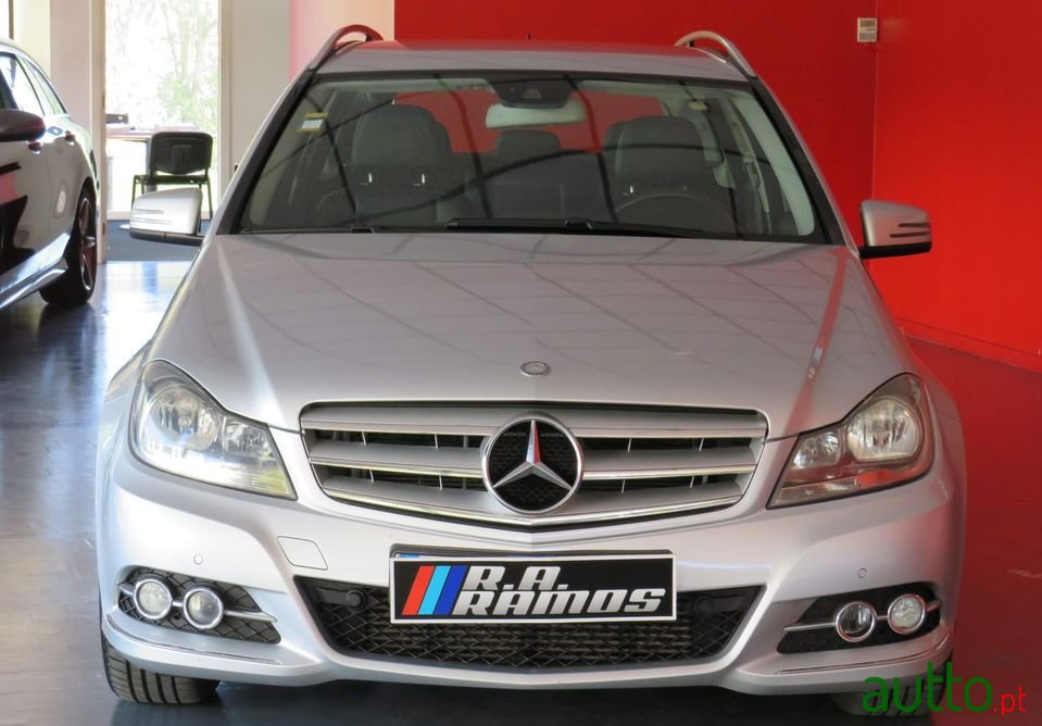 2014' Mercedes-Benz C-220 photo #2