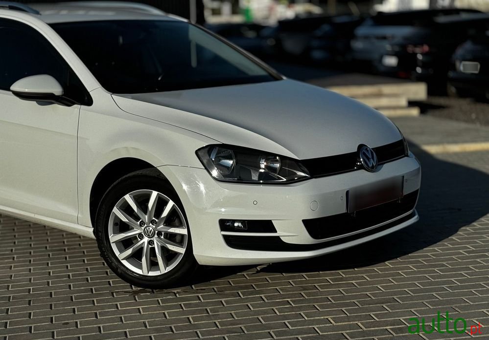 2016' Volkswagen Golf Variant photo #2