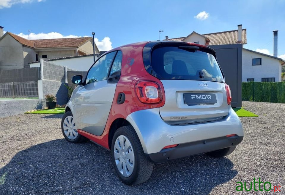 2017' Smart Fortwo photo #2