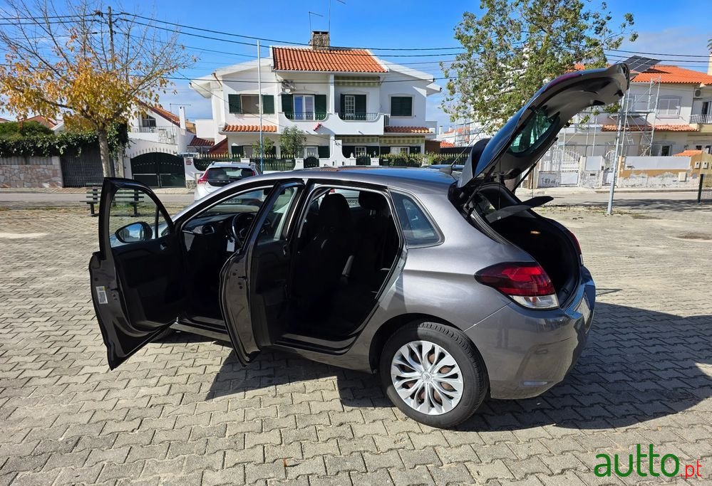 2016' Citroen C4 photo #2