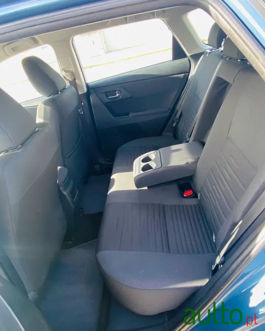 2016' Toyota Auris Touring Sports photo #6