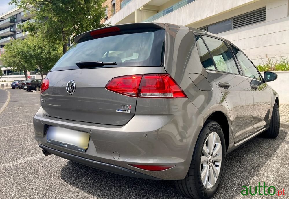 2015' Volkswagen Golf photo #5