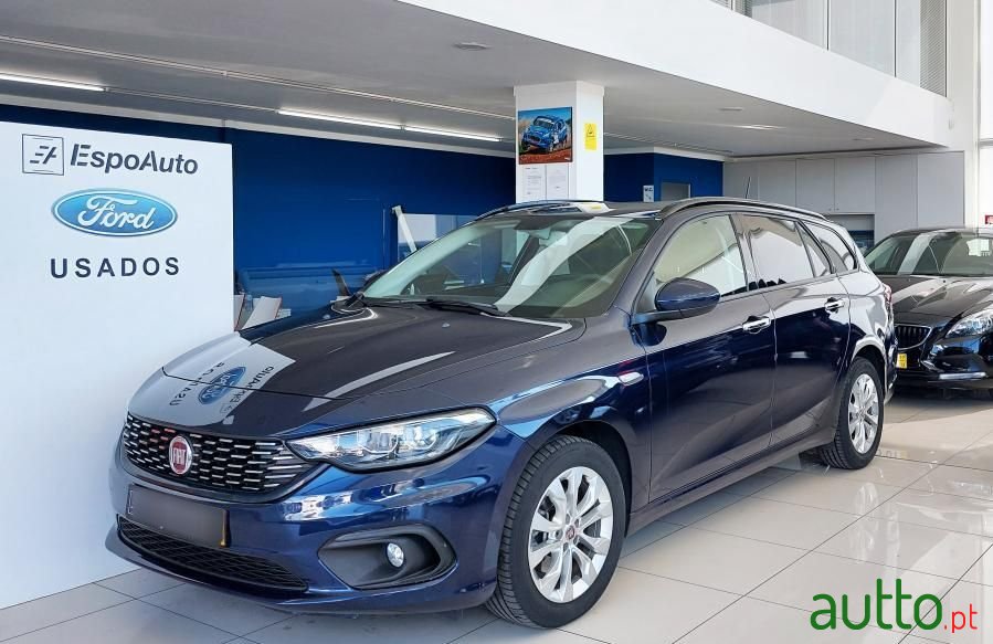 2018' Fiat Tipo Station Wagon photo #1